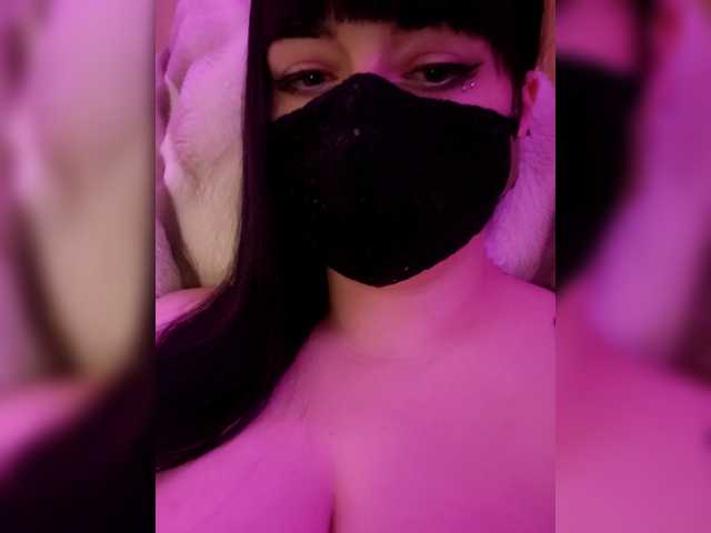 YennSI's BongaCams show and profile