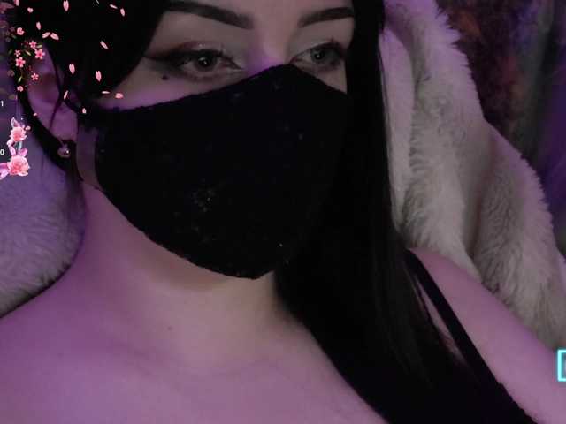 le modèle IIVII est en webcam porno dans un show sur le site bongacams, il possède les tags suivants: White/Caucasian,Brunette,Shaved