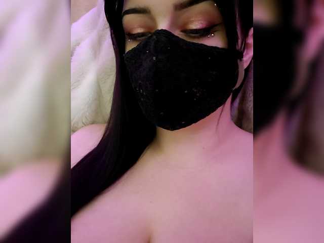 YennSI's BongaCams show and profile