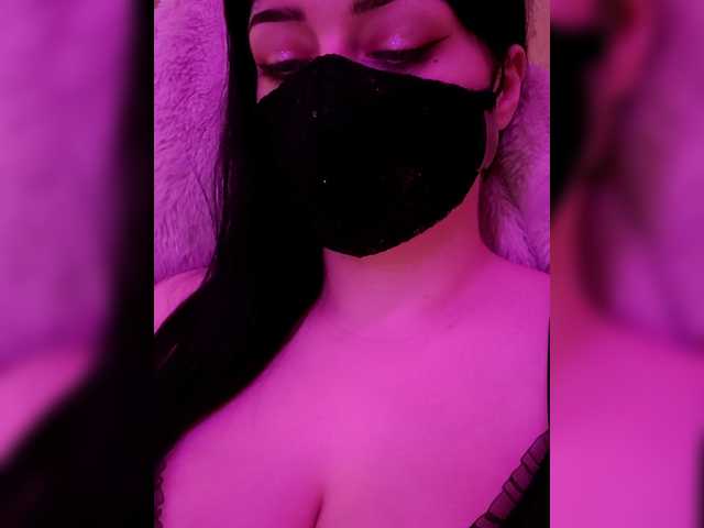 YennSI live cam on BongaCams