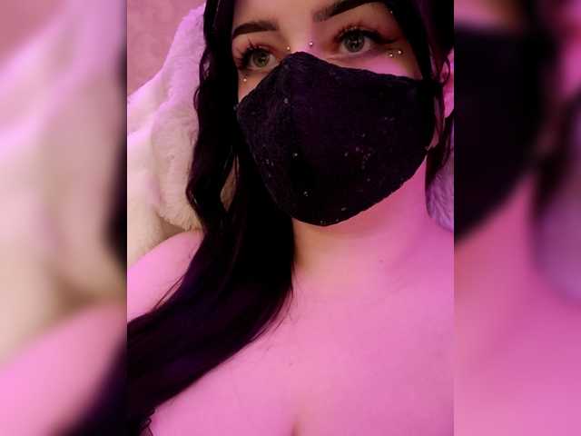 YennSI's BongaCams show and profile