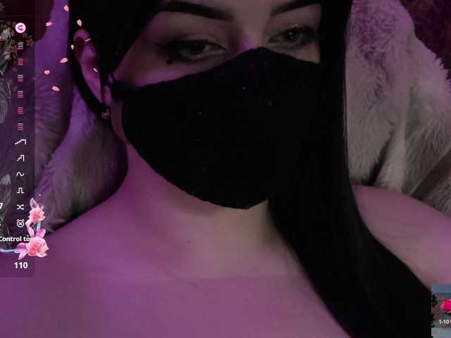 YennSI live cam on BongaCams