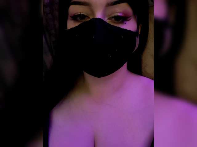 YennSI live webcam show