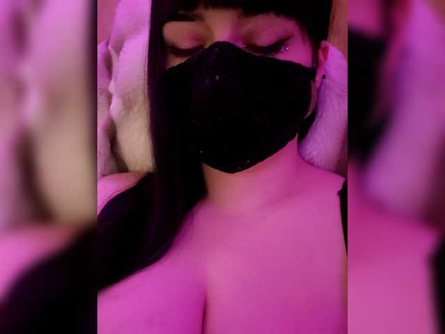 YennSI's BongaCams show and profile