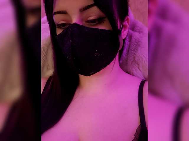 YennSI's BongaCams show and profile