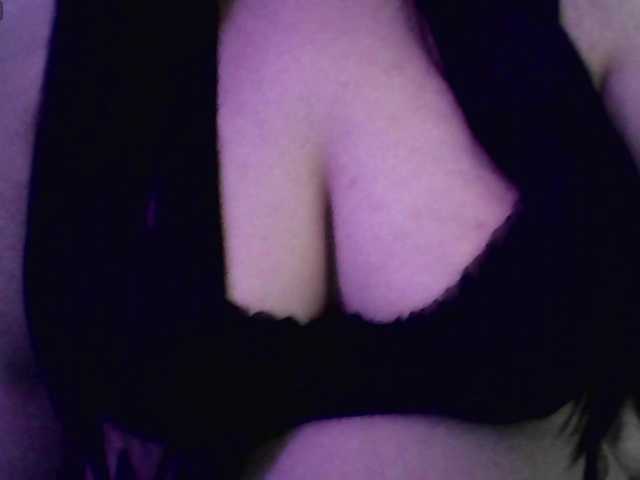 IIVII live webcam show