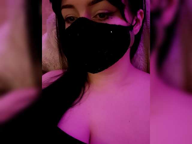 YennSI Live Cam on BongaCams