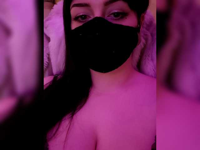 YennSI live cam on BongaCams