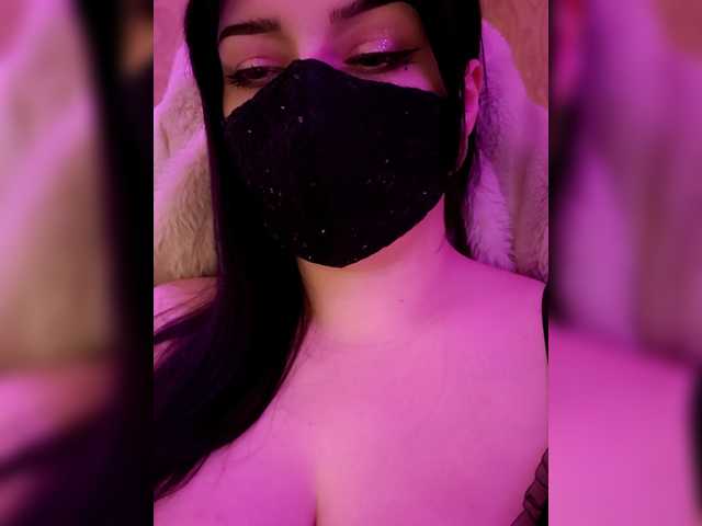 YennSI's BongaCams show and profile