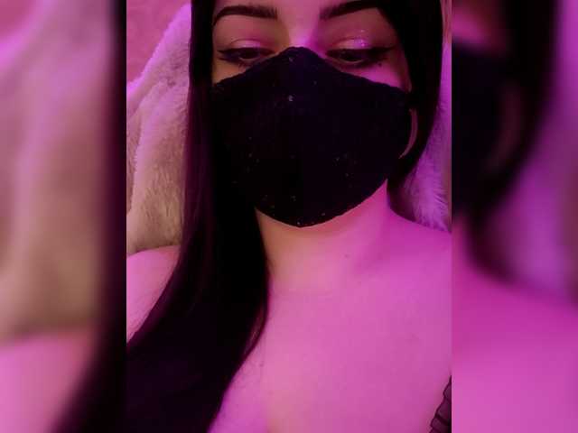 YennSI's BongaCams show and profile