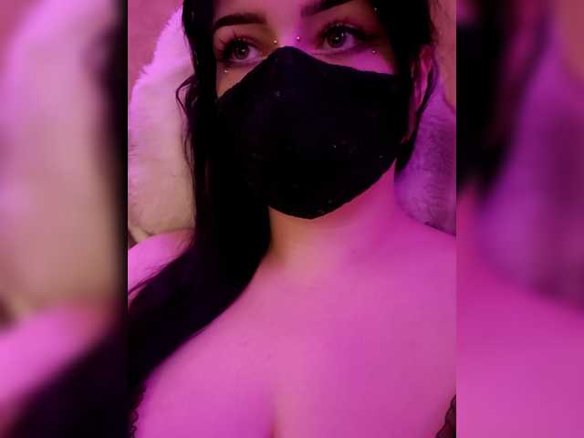 YennSI's BongaCams show and profile