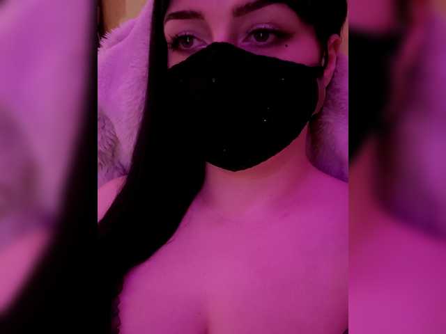 YennSI live cam on BongaCams