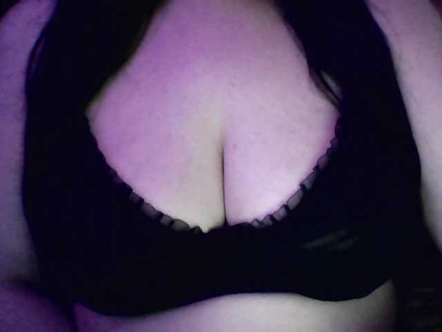IIVII live webcam show