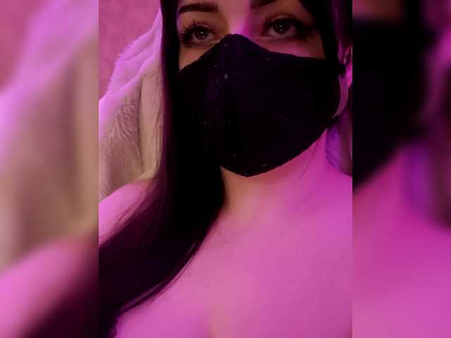 YennSI's BongaCams show and profile