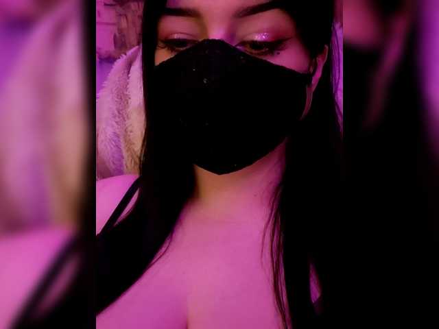 IIVII live webcam show
