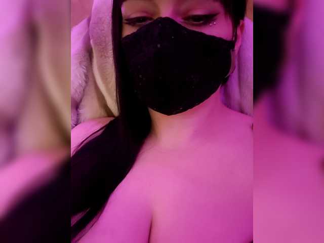 YennSI's BongaCams show and profile