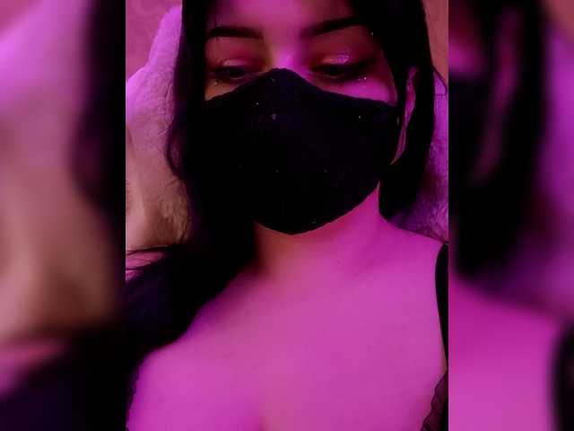 YennSI's BongaCams show and profile