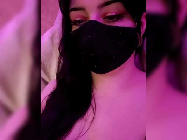 YennSI's BongaCams show and profile