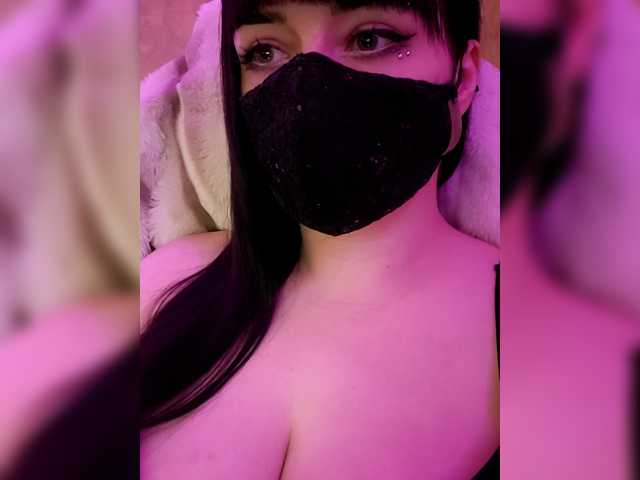 YennSI's BongaCams show and profile