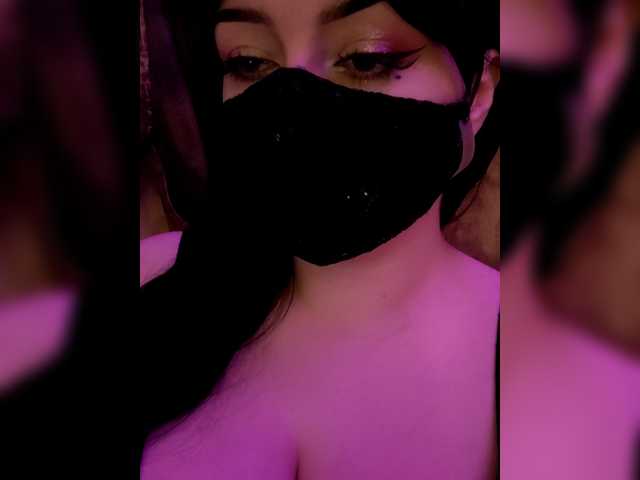 YennSI live webcam show