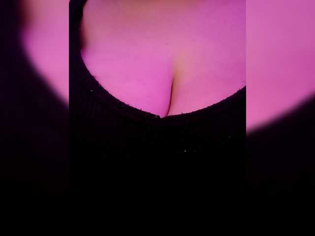 YennSI live webcam show