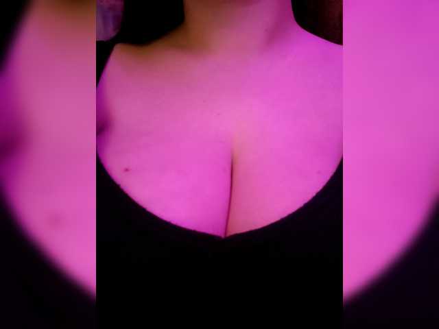 YennSI live webcam show