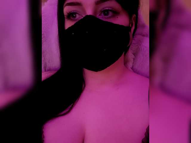 YennSI live cam on BongaCams