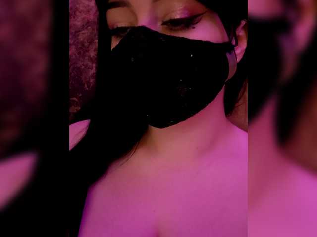 YennSI live webcam show