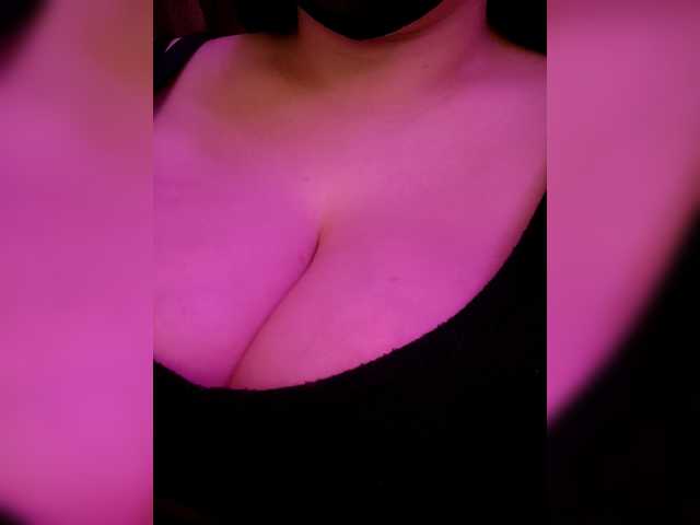 YennSI live webcam show