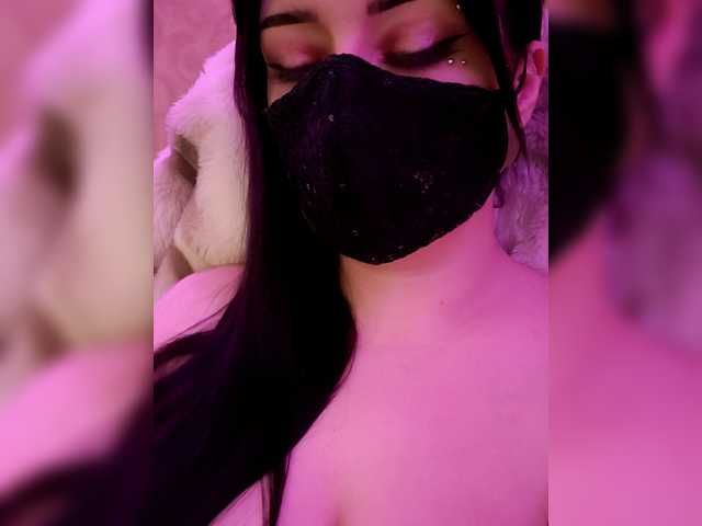 YennSI's BongaCams show and profile