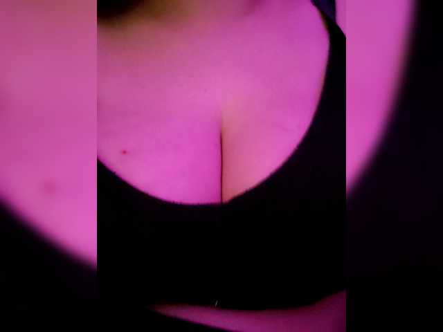 YennSI live webcam show