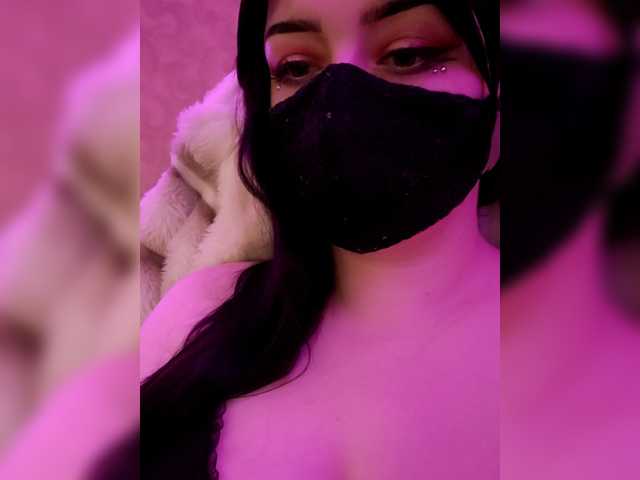 YennSI's BongaCams show and profile