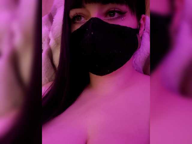 YennSI's BongaCams show and profile