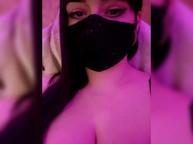 YennSI's BongaCams show and profile