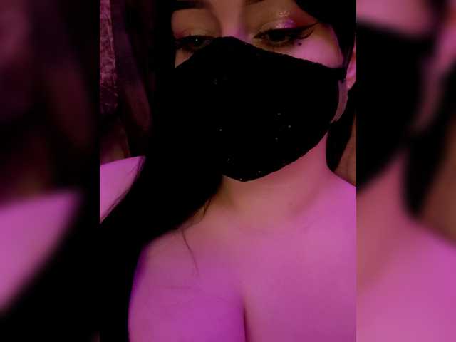 YennSI live webcam show