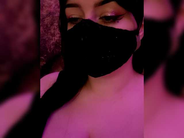 YennSI live webcam show