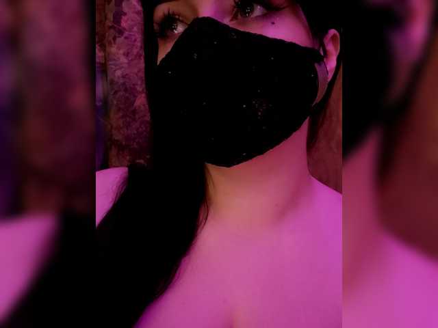 YennSI live cam on BongaCams