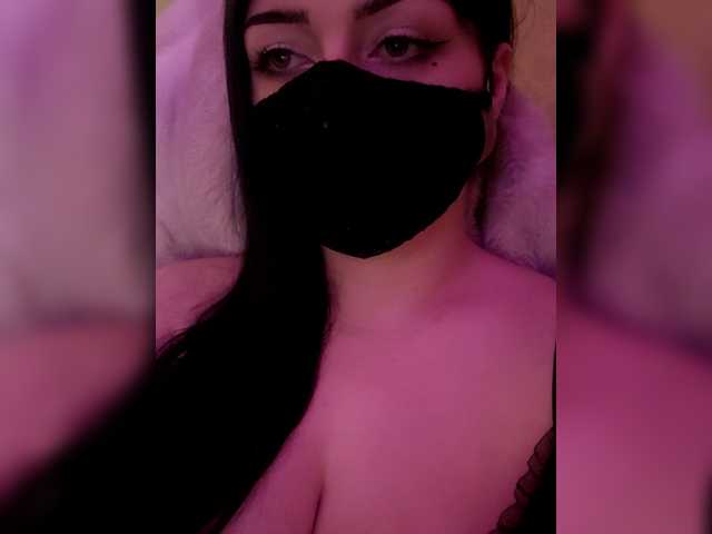 YennSI live cam on BongaCams