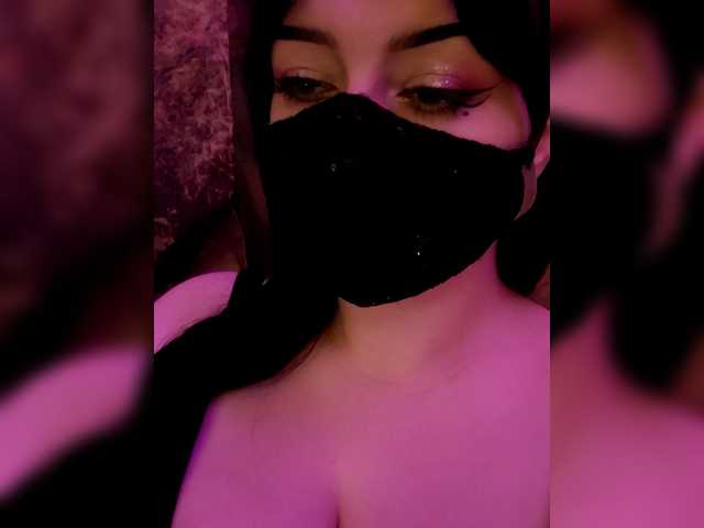YennSI live webcam show