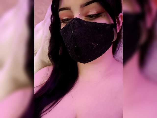 YennSI's BongaCams show and profile