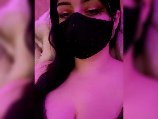 YennSI's BongaCams show and profile