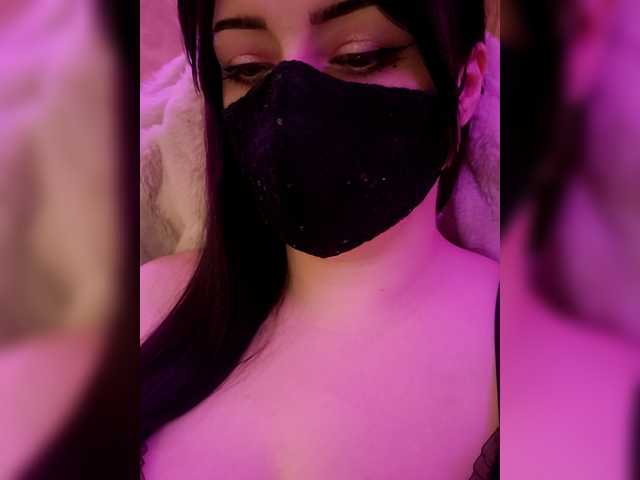 YennSI's BongaCams show and profile