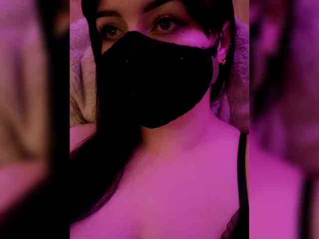 YennSI Sex Cam Show