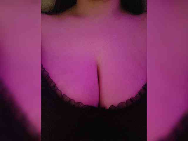 YennSI Live Webcam on BongaCams