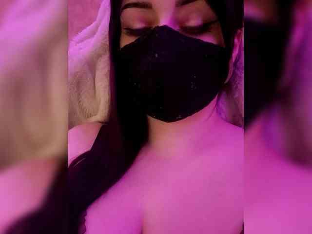 YennSI Live Webcam on BongaCams