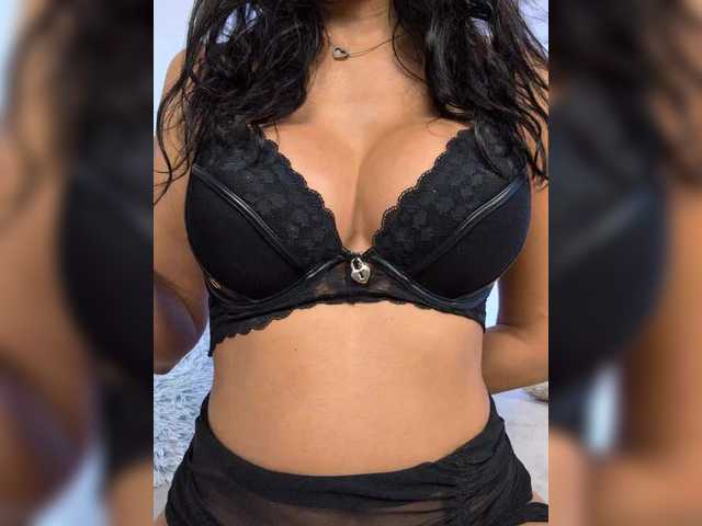 -LanaRay- live cam on BongaCams