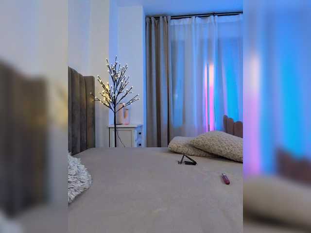  -LanaRay- chat room