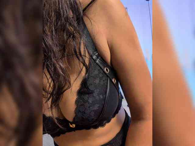 -lanaray-'s cam show statistics and live stream