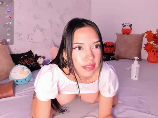 HellenParis live cam on BongaCams