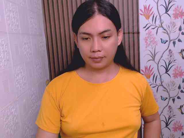 यह मॉडल अभी लाइव है. FilipinaLover